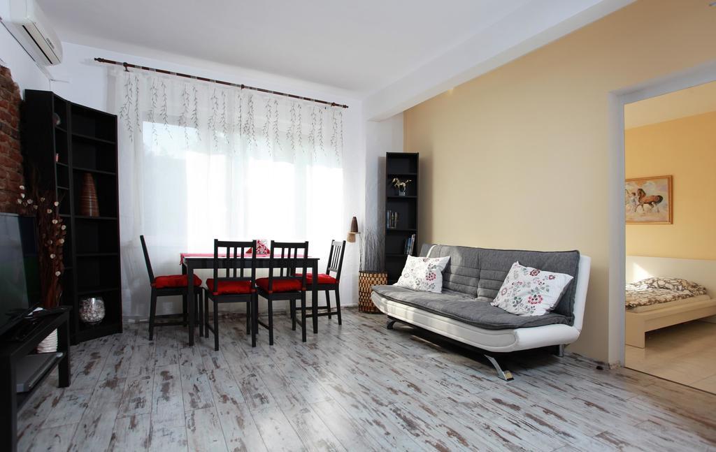 Raya Maisonette Софія Номер фото